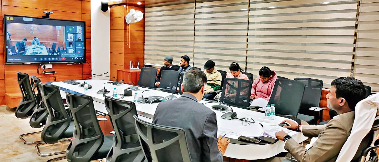 Ranchi News : पंचायत भवनों में 31 दिसंबर तक दुरुस्त करें मूलभूत सुविधाएं : डीसी