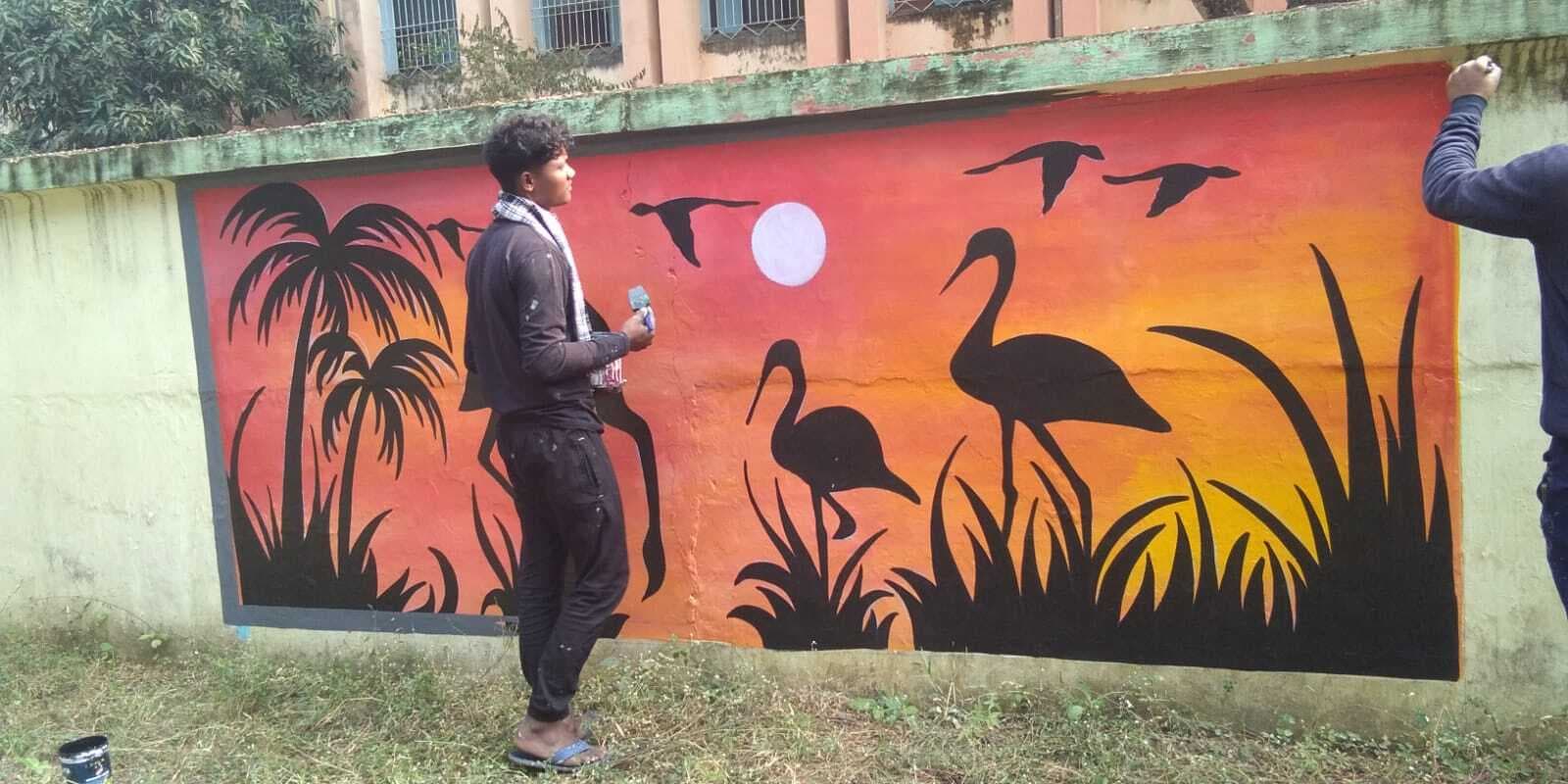 Chaibasa News : चक्रधरपुर के रेल क्षेत्रों में दिखेगी मधुबनी पेंटिंग