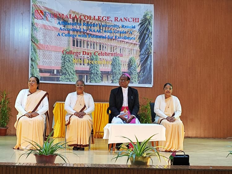 ranchi news : अपने मूल्यों का निर्वाह ईमानदारी से करना चाहिए : आर्चबिशप