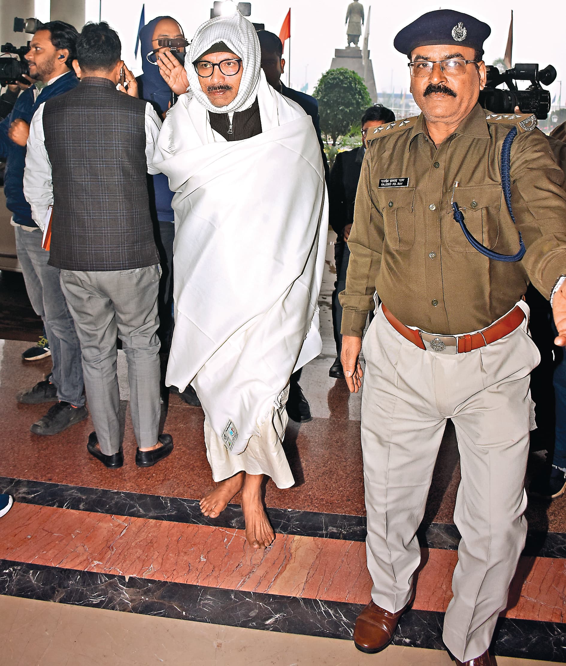 Jharkhand Assembly Session News : दिखे भाषा के विविध रंग, विधायकों ने खोरठा नागपुरी, हो, बांग्ला व मगही में भी ली शपथ