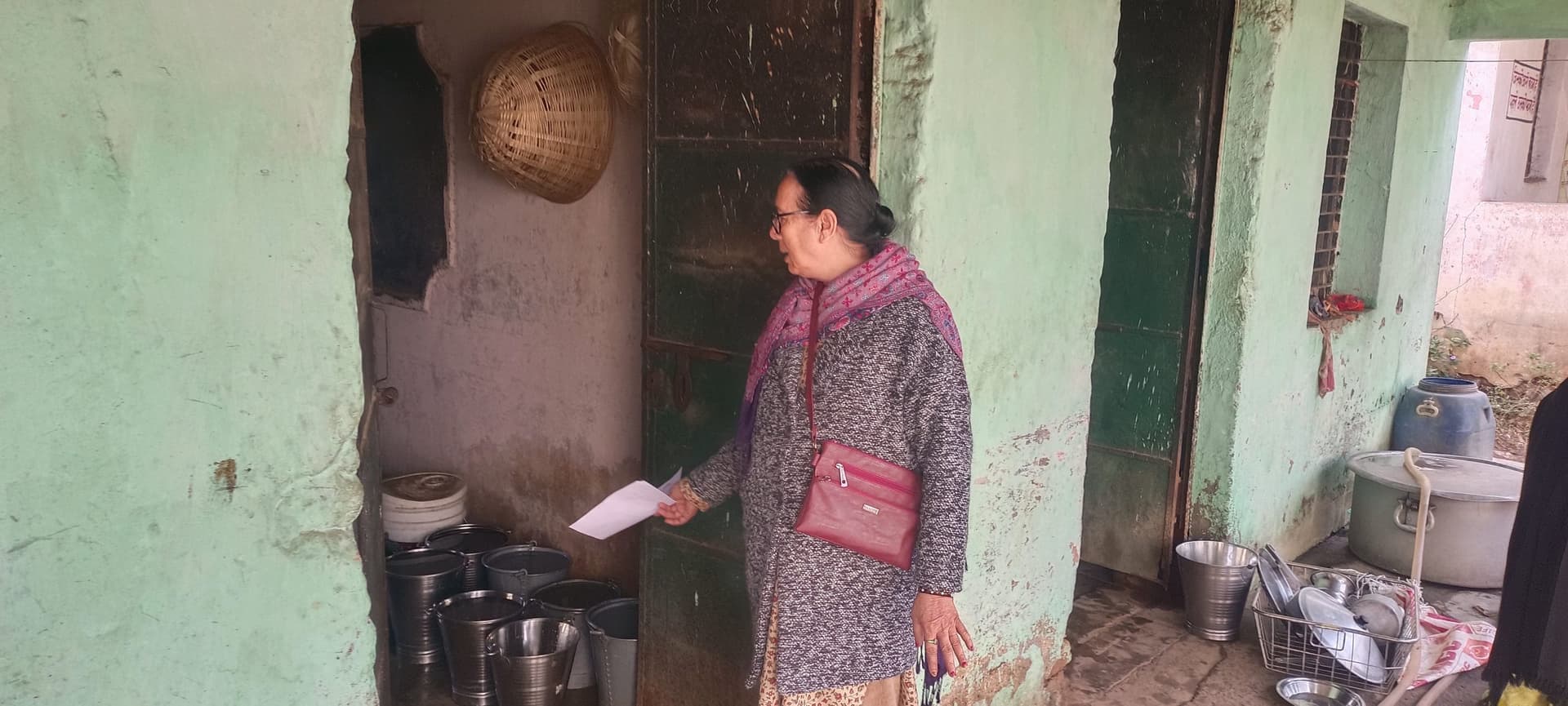 Deoghar News : जसीडीह मध्य विद्यालय में हजारों की चोरी
