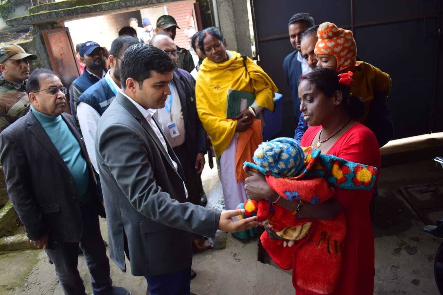 डीसी ने पल्स पोलियो अभियान का लिया जायजा