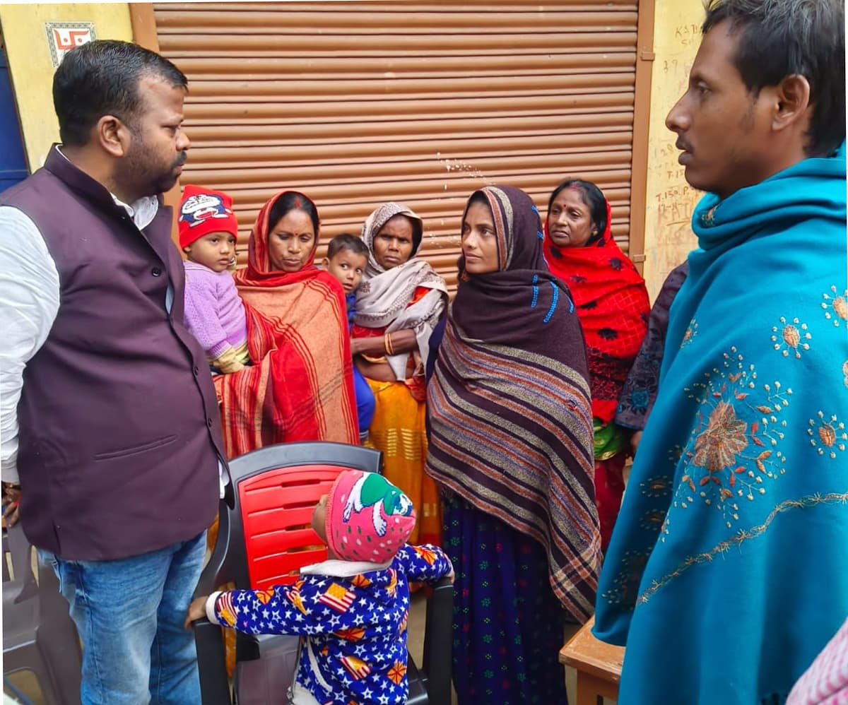 शोकाकुल परिवार से मिल सांसद प्रतिनिधियों ने दिया हरसंभव मदद का भरोसा