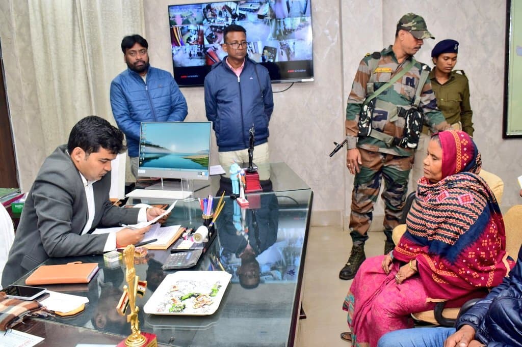 प्राप्त शिकायतों का त्वरित करें निष्पादन : डीसी