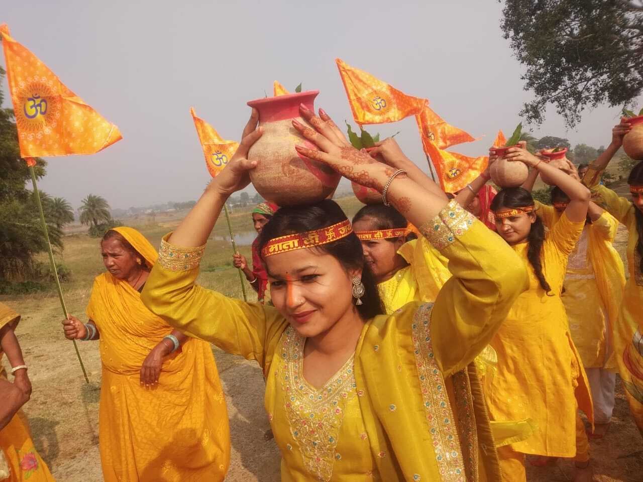 Deoghar news : एकादशी उद्यापन को लेकर निकाली गयी कलश शोभा यात्रा, महिलाओं ने लगाये जयकारे