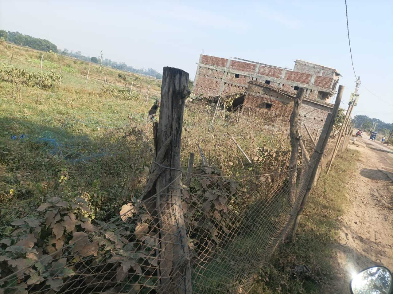 फसल नुकसान के लिए मुआवजे की मांग