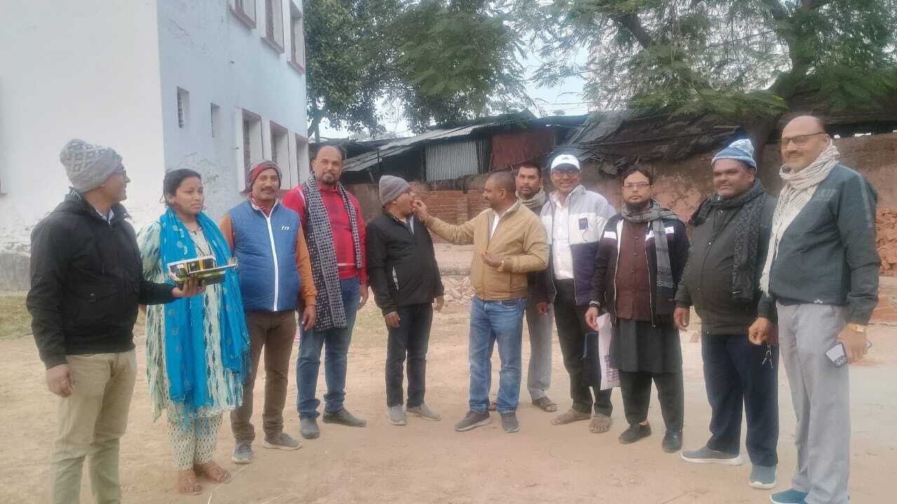 बर्खास्त शिक्षक वंशीधर के एमएलसी बनने पर शिक्षकों में हर्ष