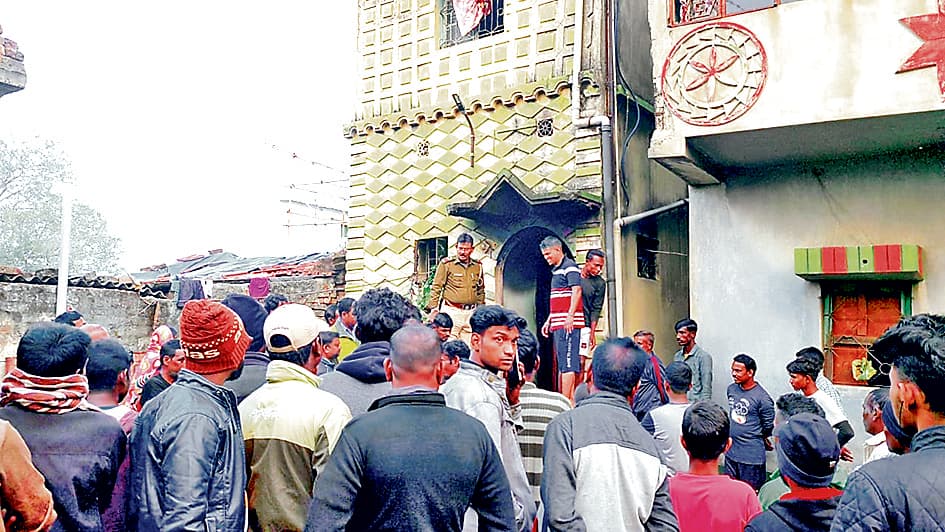 घर में लगी आग, सामान जलकर राख