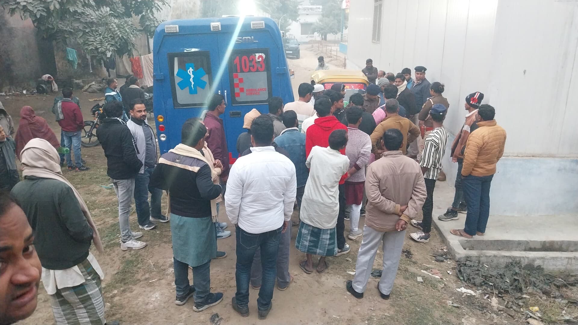 अनियंत्रित ट्रक ने बाइक सवार दो युवकों को रौंदा, मौके पर दोनों की मौत