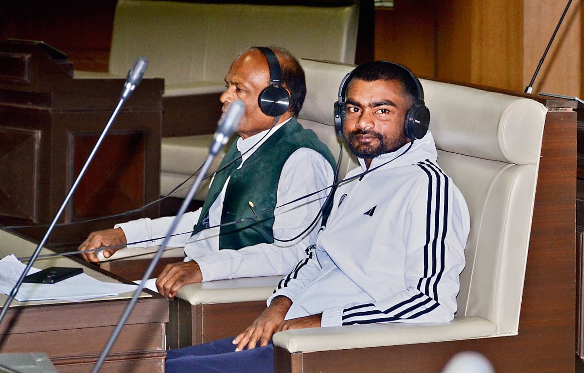 Political News : सीजीएल अभ्यर्थी सड़क पर हैं, समस्या का समाधान हो : जयराम महतो