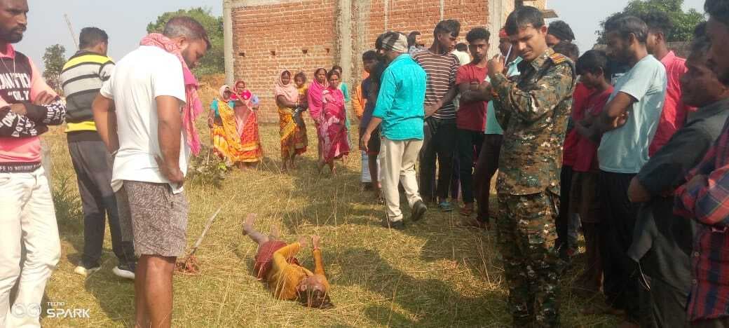 कुएं मेें मिला अज्ञात महिला का शव