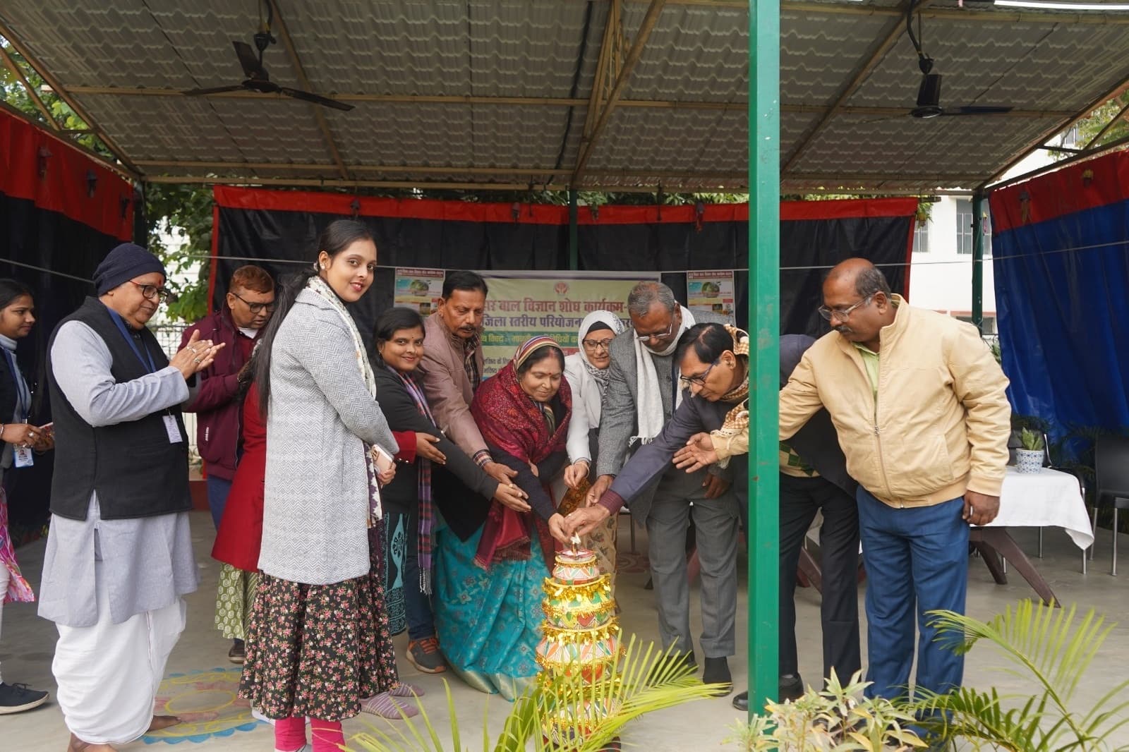 सात बच्चे राज्य प्रतियोगिता में दिखाएंगे विज्ञानी जलवा
