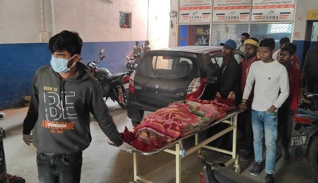 बाइक और ऑटो की टक्कर में बाइक सवार युवक की मौत