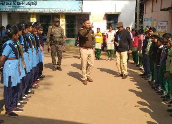 किसी भी प्रकार की समस्या अभिभावकों से करें साझा: एसडीपीओ