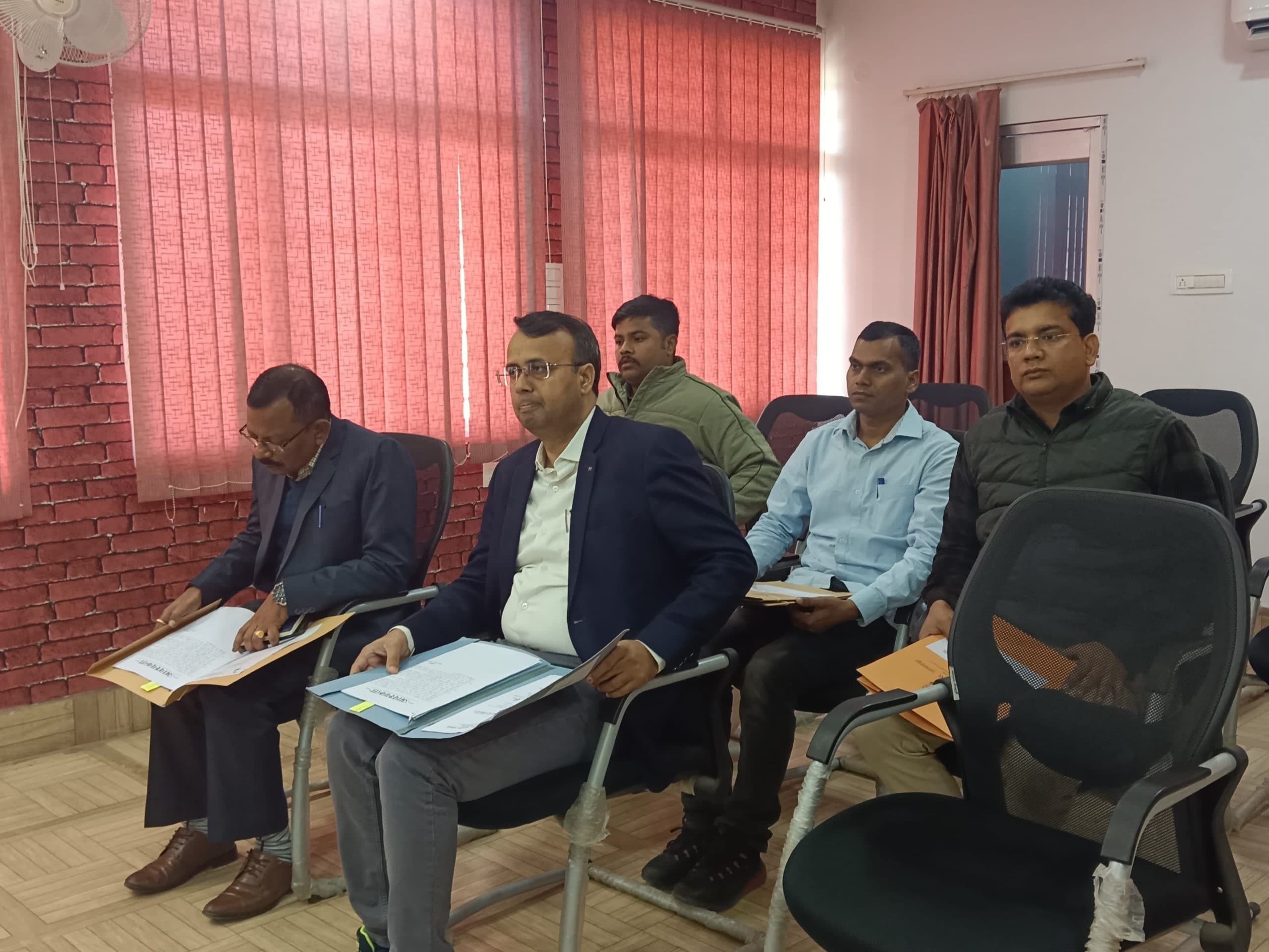 पाथरचपड़ा में नये जेल का होगा निर्माण, जलापूर्ति के लिए प्राक्कलन करें तैयार : डीसी