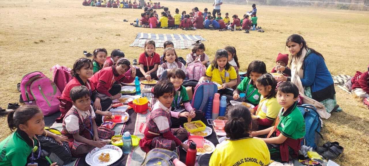 डीएवी स्कूल के बच्चों ने मनायी पिकनिक