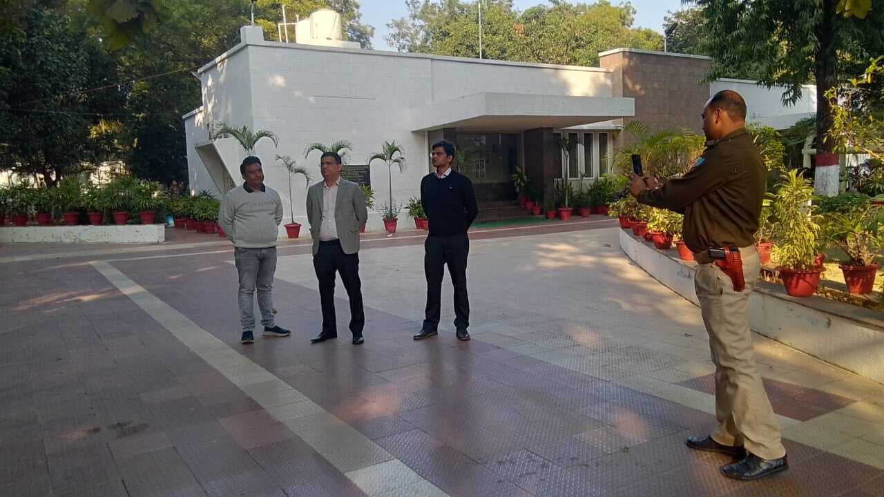 Deoghar news : नगर आयुक्त ने नगर निगम क्षेत्र के कई वार्डों का लिया जायजा, गंदगी देख जतायी नाराजगी