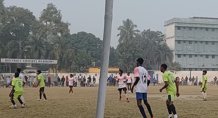 मॉडर्न स्पोर्ट क्लब ने आदिवासी युवा क्लब को हराया