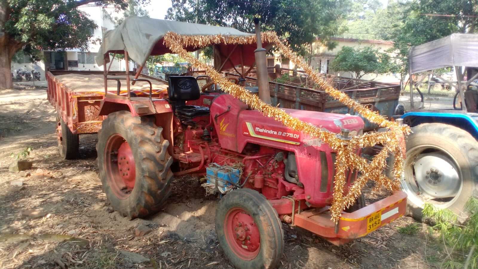 बालू लदा ट्रैक्टर  जब्त, चालक फरार