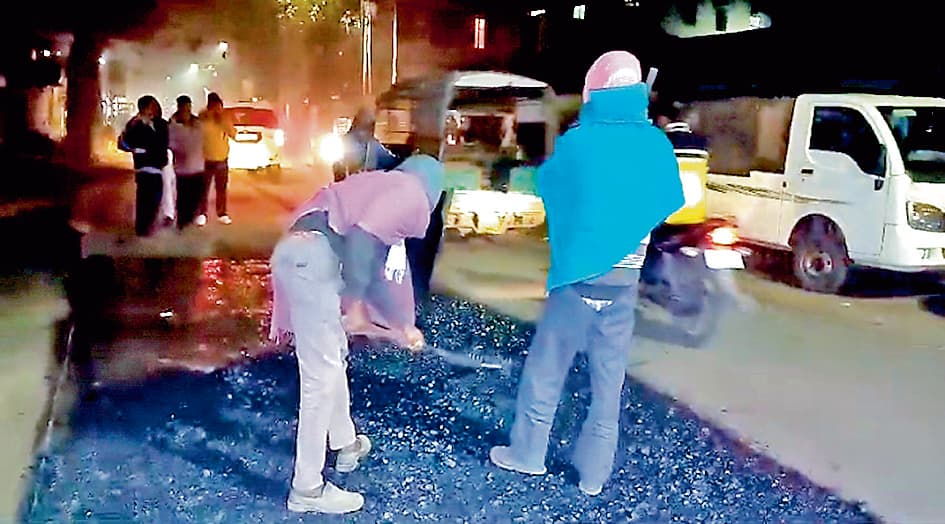 सड़क निर्माण में धांधली का आरोप, जांच कराने की मांग