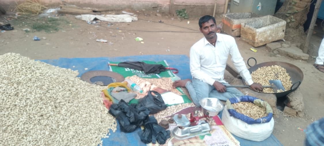 सर्दी के मौसम में बढ़ा मूंगफली का क्रेज, बिक्री बढ़ी