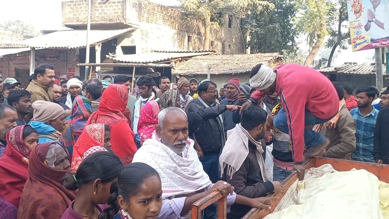 सड़क दुर्घटना में घायल वृद्ध की इलाज के दौरान मौत, सड़क जाम