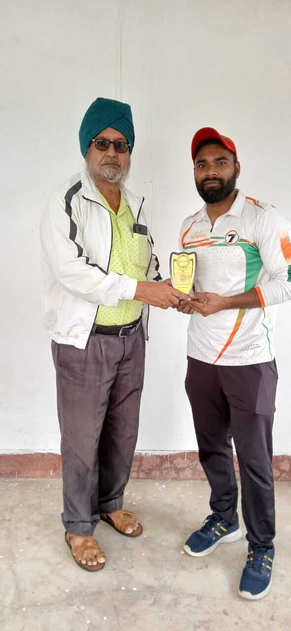 East Singhbhum : बासुकी सिंह मेमोरियल क्रिकेट प्रतियोगिता में एनएसपीसी जमशेदपुर और चिराग इलेवन आसनबनी जीते