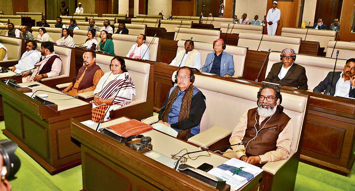 Political News : जनता ने मजबूत और स्थिर सरकार के लिए जनादेश दिया : राज्यपाल