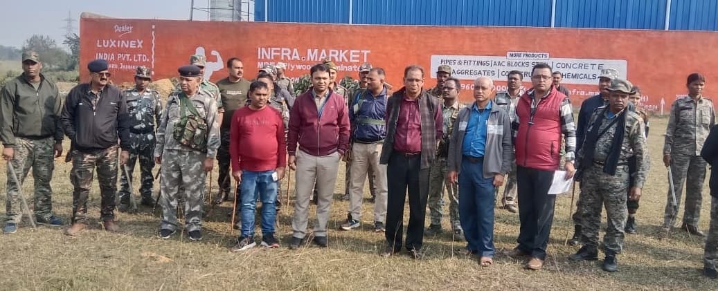 Bokaro News : मजिस्ट्रेट की उपस्थिति में जमीन पर दिलाया गया कब्जा