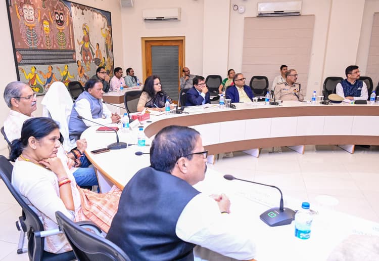 Bhubaneswar News: मुख्यमंत्री ने धान खरीद प्रक्रिया को तेज करने और किसानों की शिकायतों का त्वरित समाधान करने का दिया निर्देश