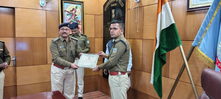 चोरी की घटनाओं पर अंकुश लगायें पुलिस पदाधिकारी: एसपी