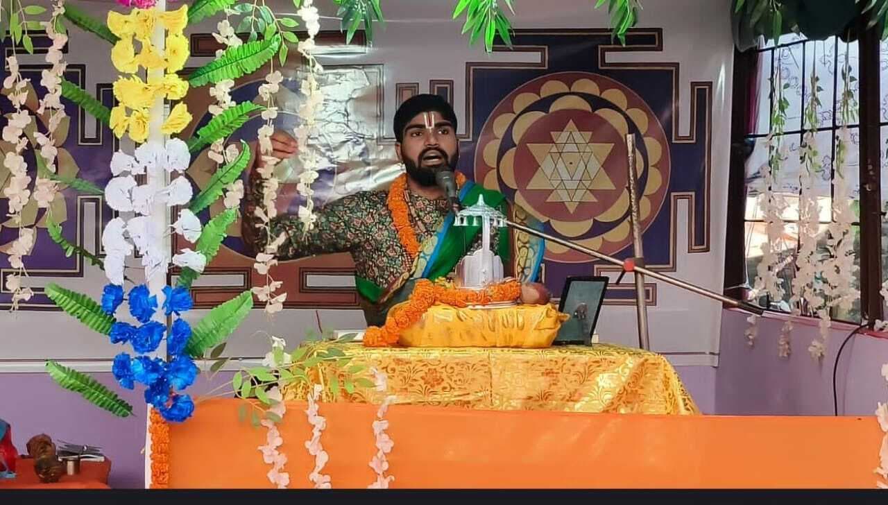 मनुष्य में धर्म के प्रति होता है विशेष गुण : आचार्य शास्त्री