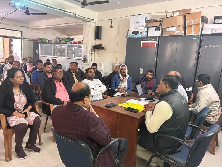 मातृ-शिशु स्वास्थ्य सेवाओं में सुधार को लेकर हुई व्यापक समीक्षा बैठक