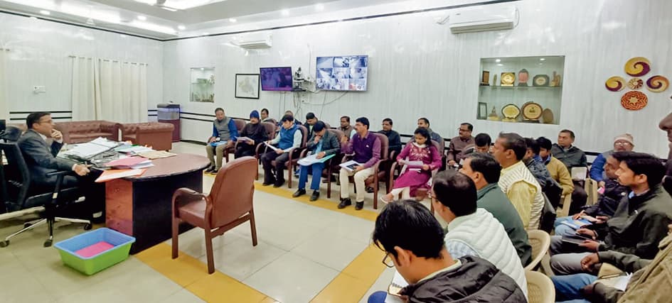 Chhapra News : धान खरीद में लापरवाही बरतने वाले छह बीसीओ से किया शोकाॅज