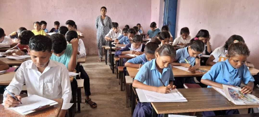 वर्ग कक्षा एक से आठ तक के छात्रों के लिए प्रतिदिन चलेगा एक घंटा रीडिंग क्लास