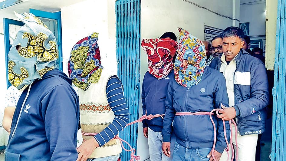 गांजे के साथ चार तस्कर गिरफ्तार