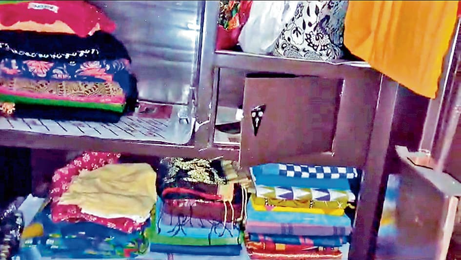 कुमारडीही स्टाफ काॅलोनी में सात श्रमिक आवासों में चोरी