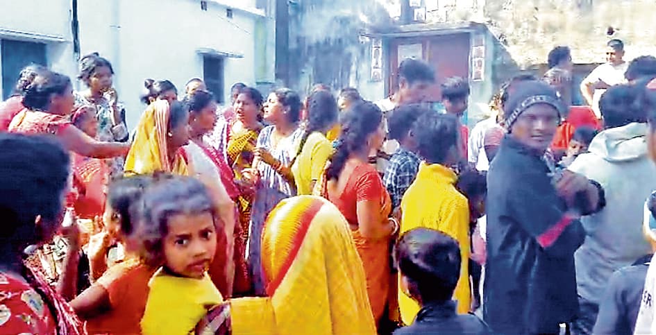 आंगनबाड़ी केंद्र में परोसी गयी खिचड़ी में छिपकली मिलने से हड़कंप