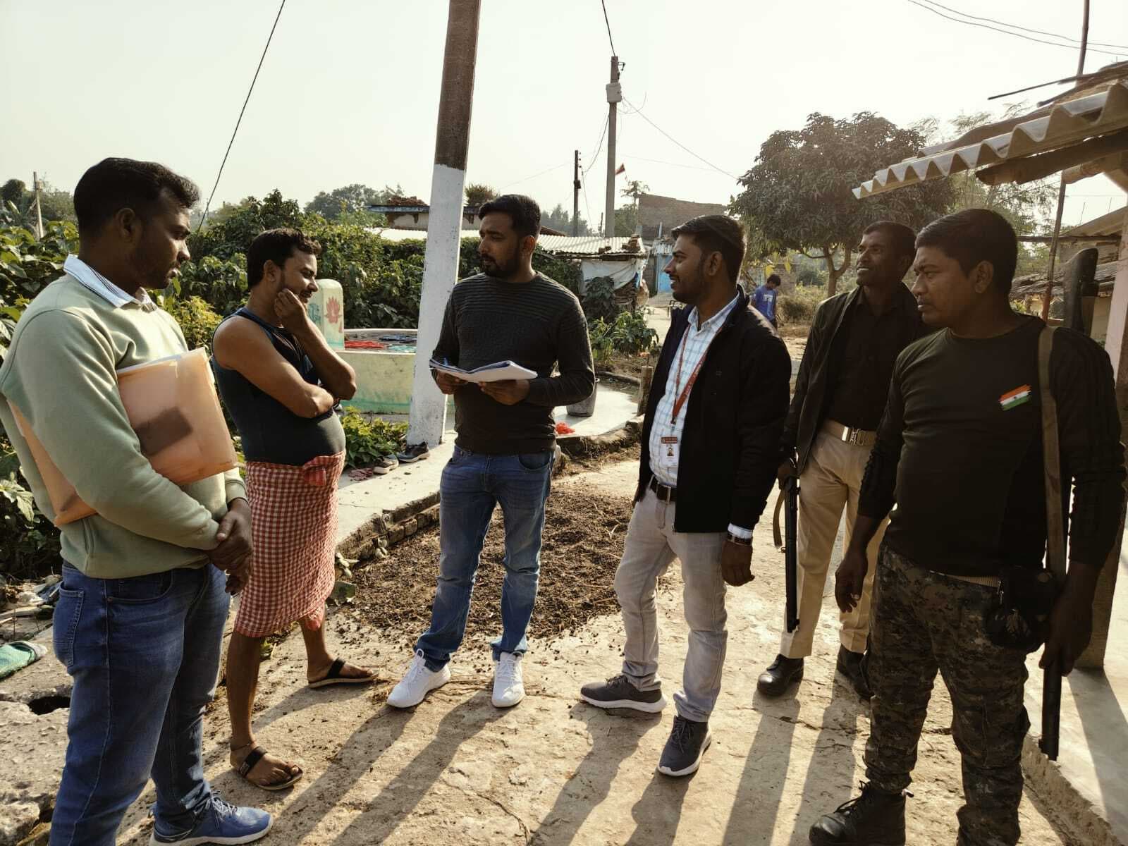 ऋण जमा करने के लिए धारकों को मिला अंतिम नोटिस