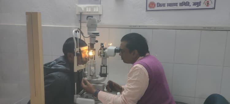 स्मार्ट फोन की लत बच्चों को बना रही मायोपिया का शिकार