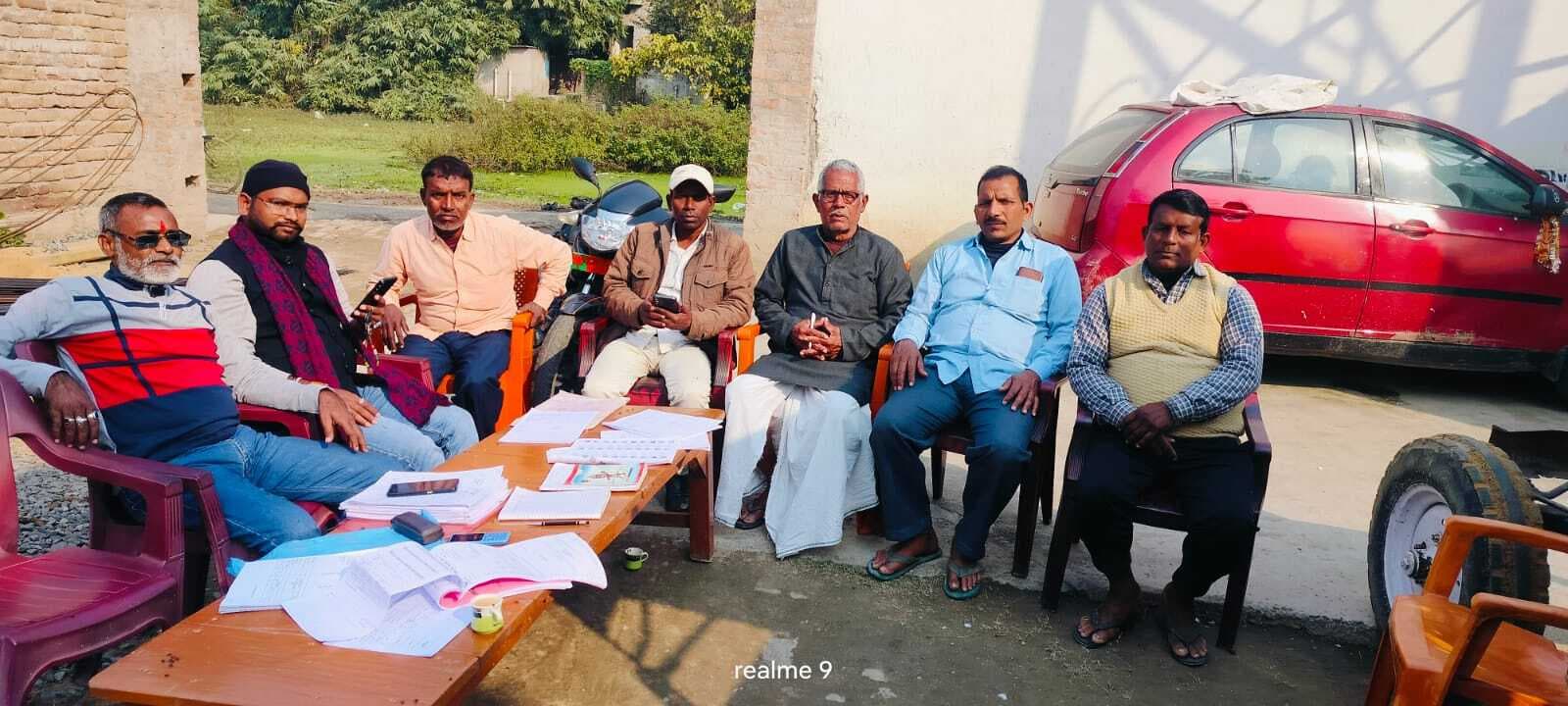 मंडल अध्यक्ष ने एक बूथ पर 32 कार्यकर्ताओं की गठित की टीम