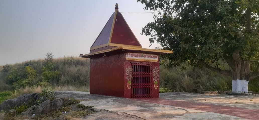 East Singhbhum : पांच पांडव के पांव के निशान देखने आते हैं पर्यटक