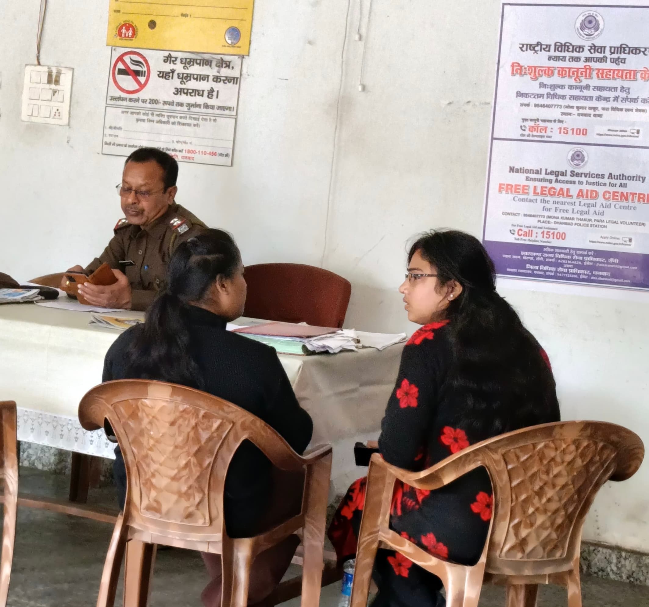 Dhanbad News : धनबाद में बढ़ा छिनतई गिरोह का आतंक, एलसी रोड में महिला से छीने 83 हजार रुपये