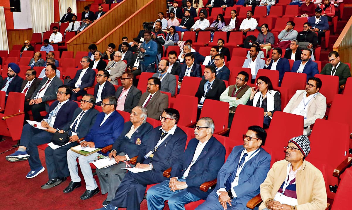 Dhanbad News : आइआइटी आइएसएम में ऊर्जा सुरक्षा के स्थायी समाधानों पर हुई चर्चा