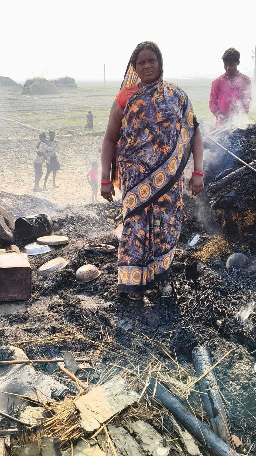 तीन घरों में लगी आग, लाखों का हुआ नुकसान