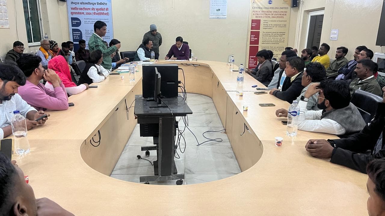 आउटसोर्सिंग कंपनियों में विस्थापितों को मिलेगा नियोजन-प्रबंधन