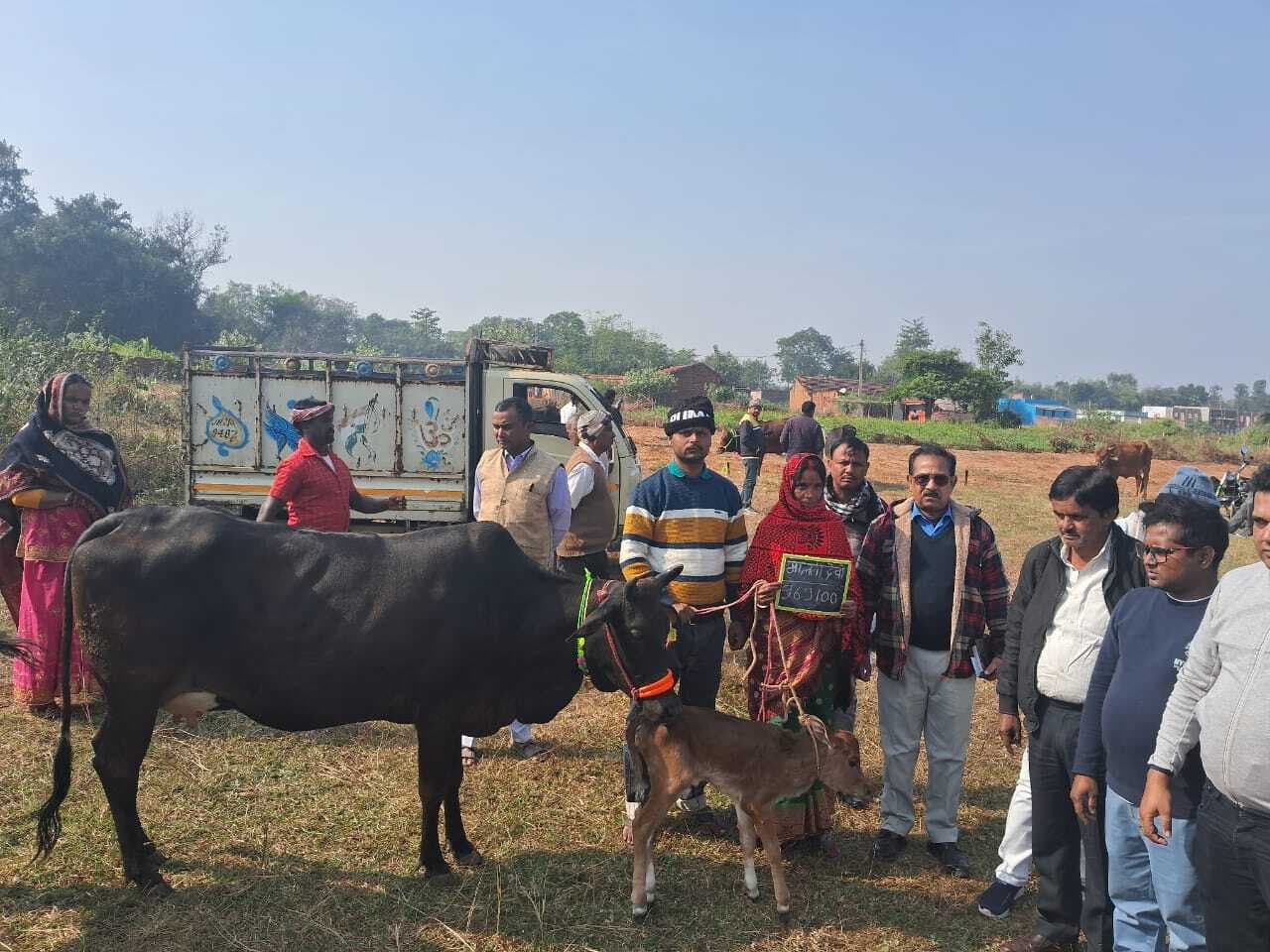पशु मेला में दुधारू गाय व बकरी का किया गया वितरण