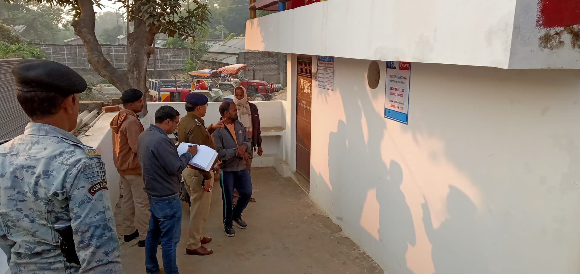 हथियार दिखाकर सीएसपी संचालक के स्टाप से 1.9 लाख की लूट