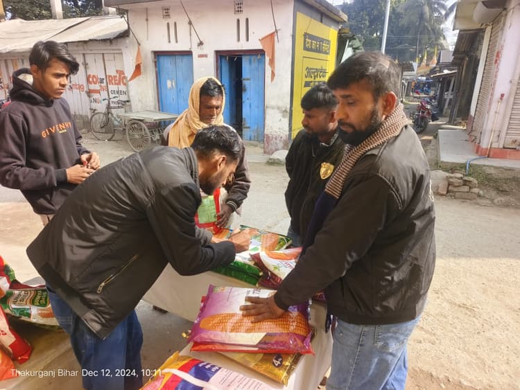 मक्के के बीज की कीमत बढ़ी, बाजार में बीज कम उपलब्ध होने से किसान परेशान