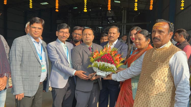 कोचाधामन प्रख्ंड में ओम राइस मिल का उदघाटन